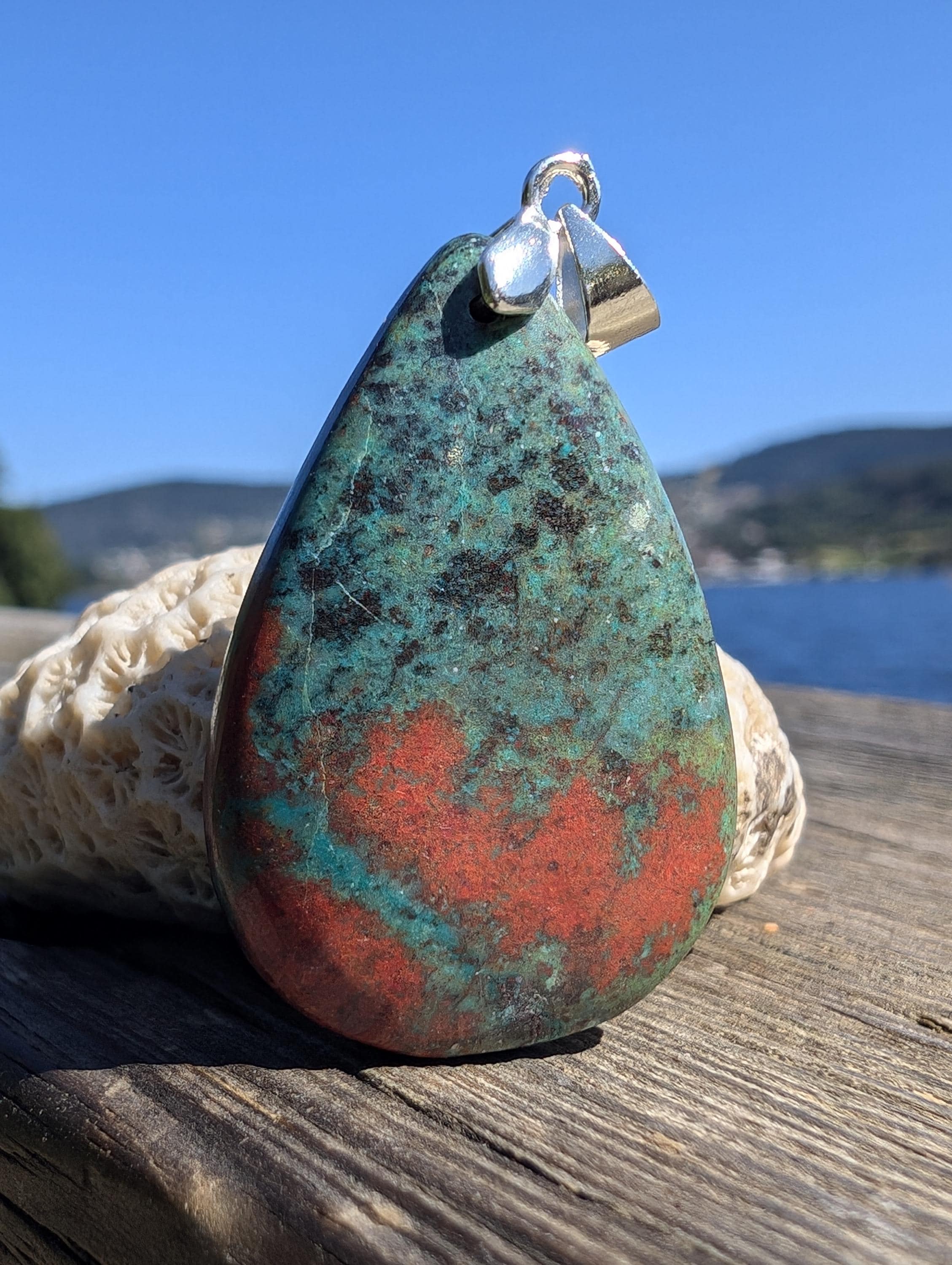 Sonora sunrise, pendant, USA origin, chrysocolla cuprite hematite, 4cm, 12 grams, beautiful hematite inclusion