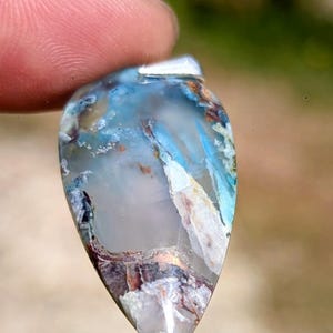 Cup-bearing Chalcedony Pendant with Chrysocolla Inclusion, Native Copper, Silver Clasp, Natural Stone, Masterpiece, Cloud Blue, 3.5cm