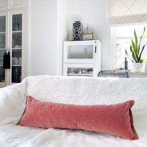 Copricuscino lombare extra lungo, Copricuscino lombare grande, Cuscino lombare oversize color corallo per letto, Cuscino lombare lungo in velluto per letto con frange