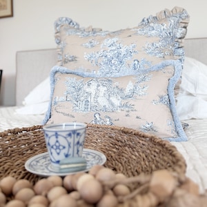 Funda de almohada Toile de Jouy azul: Cojín con flecos de estilo campestre francés