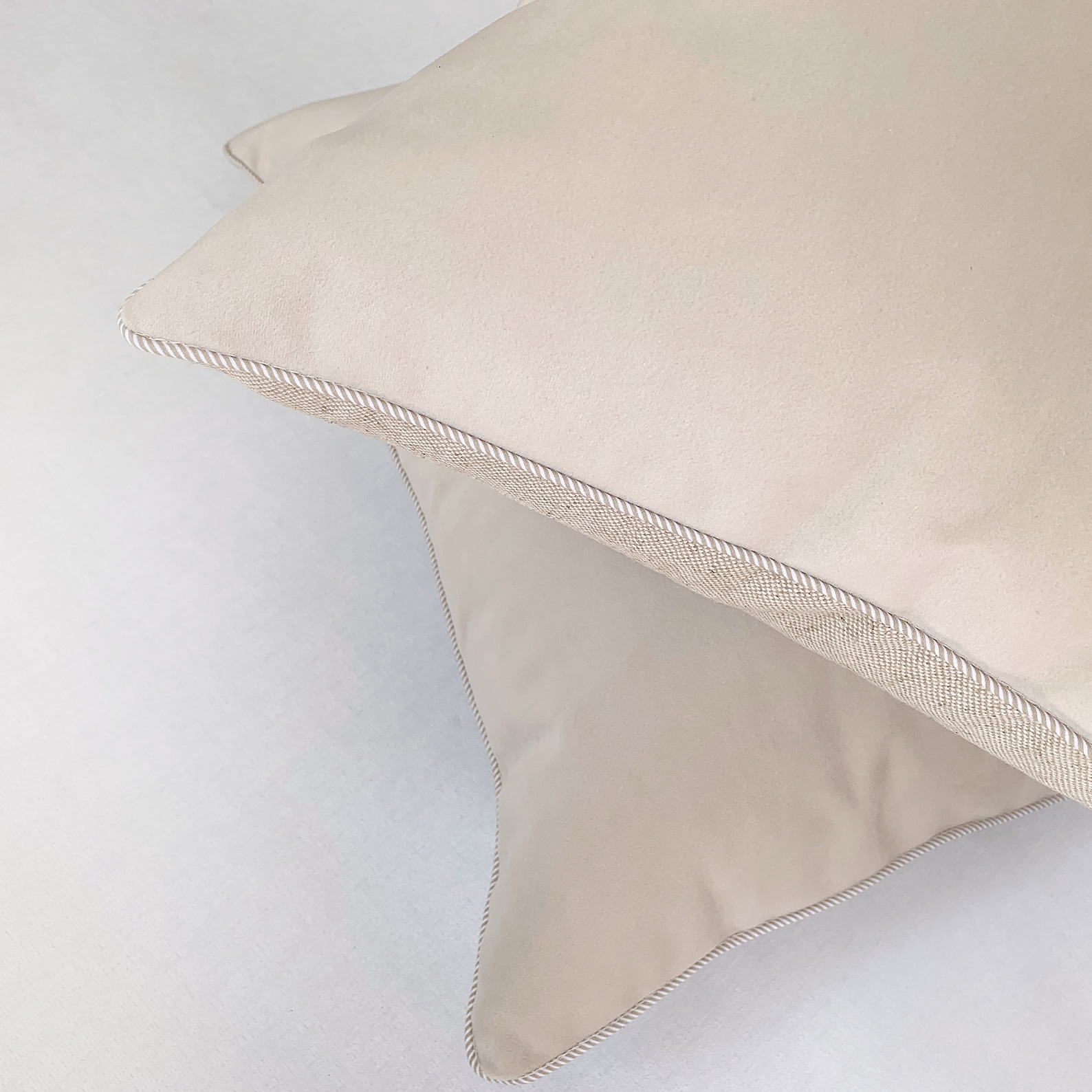 20x20 ivory velvet pillow cover Off white pillow with piping Etsy