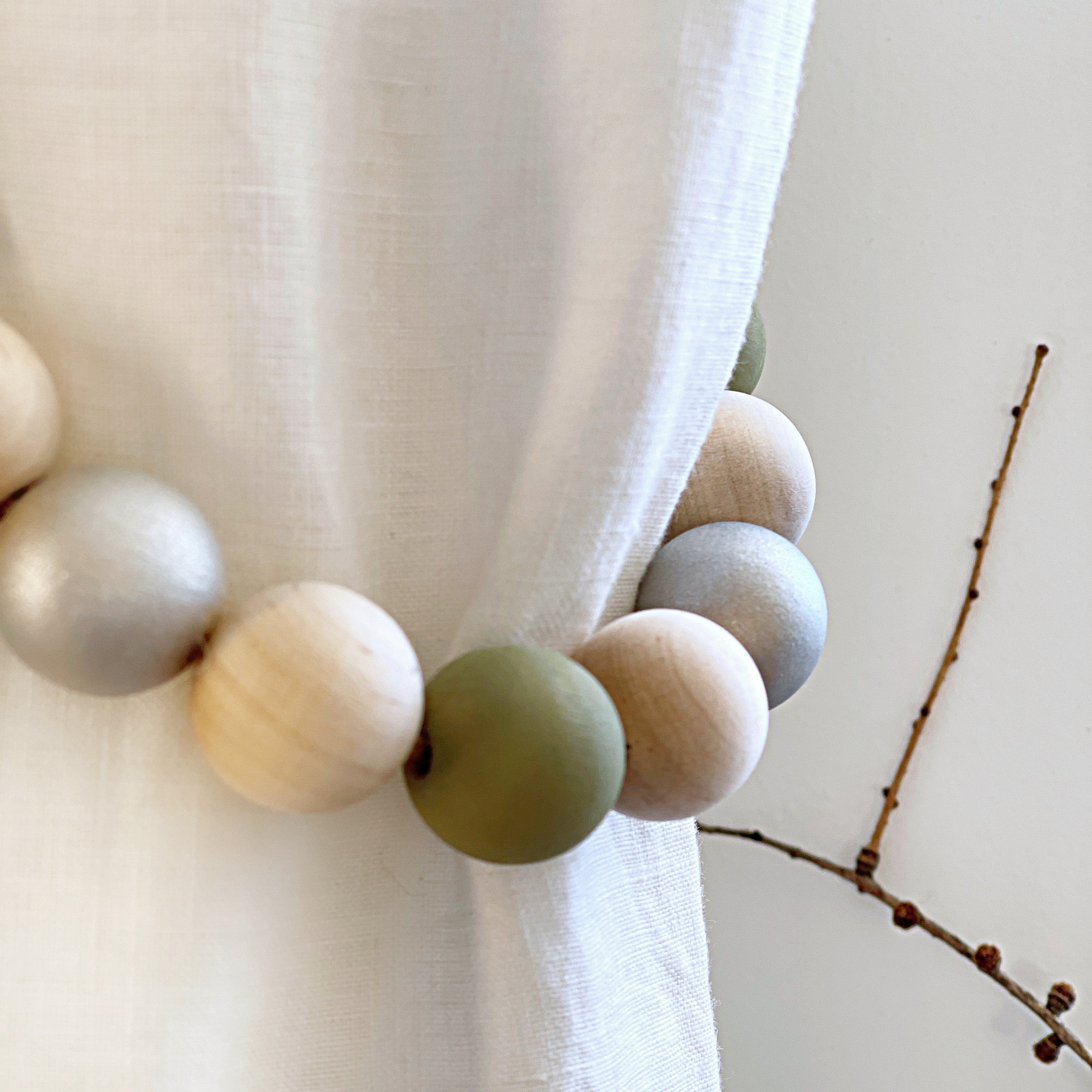 Warm minimalism style curtain tieback, Beaded curtain ties of natural wood, hand painted in khaki green and silver, Scandinavian drapery tie