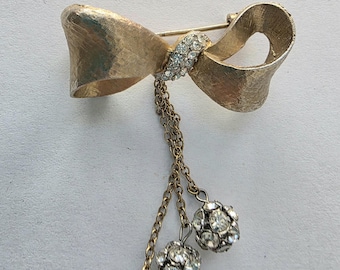Vintage Bow Brooch with Rhinestone.