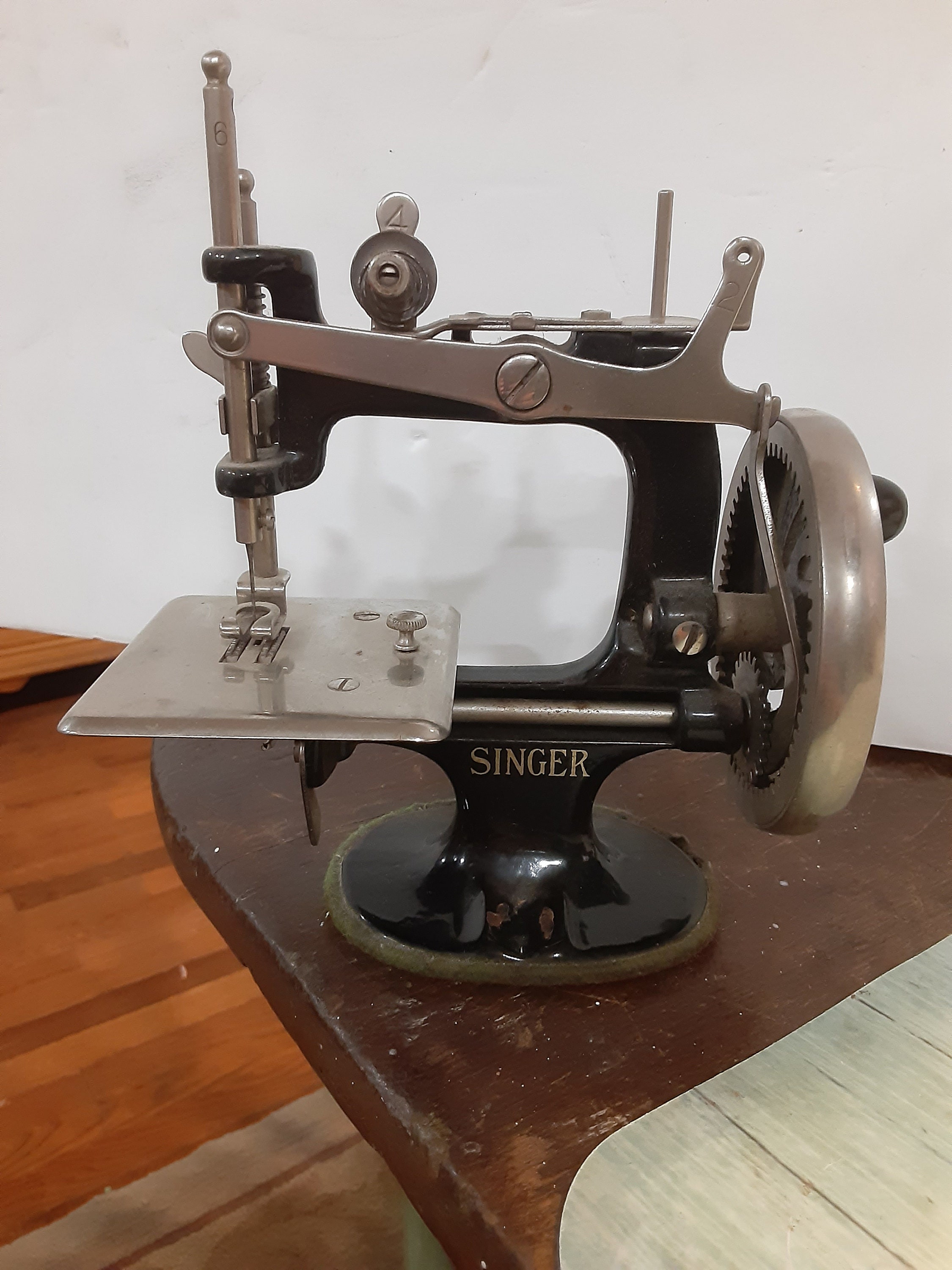 1920's Toy Singer Sewing Machine No.20 - Etsy