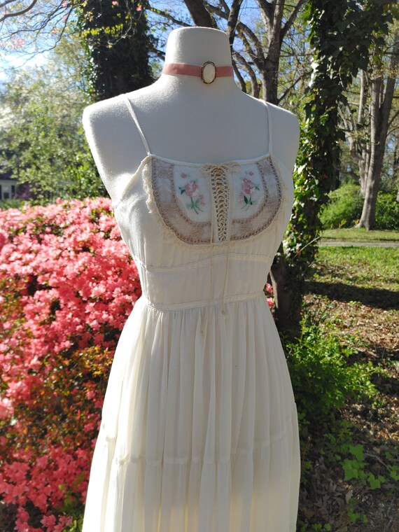 1970s Gunne Sax Rose Embroidered Sundress FLAWS W… - image 1