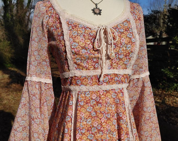 1970s Prairie Floral Bell Angel Sleeve Maxi Dress Gunne Sax STYLE ...