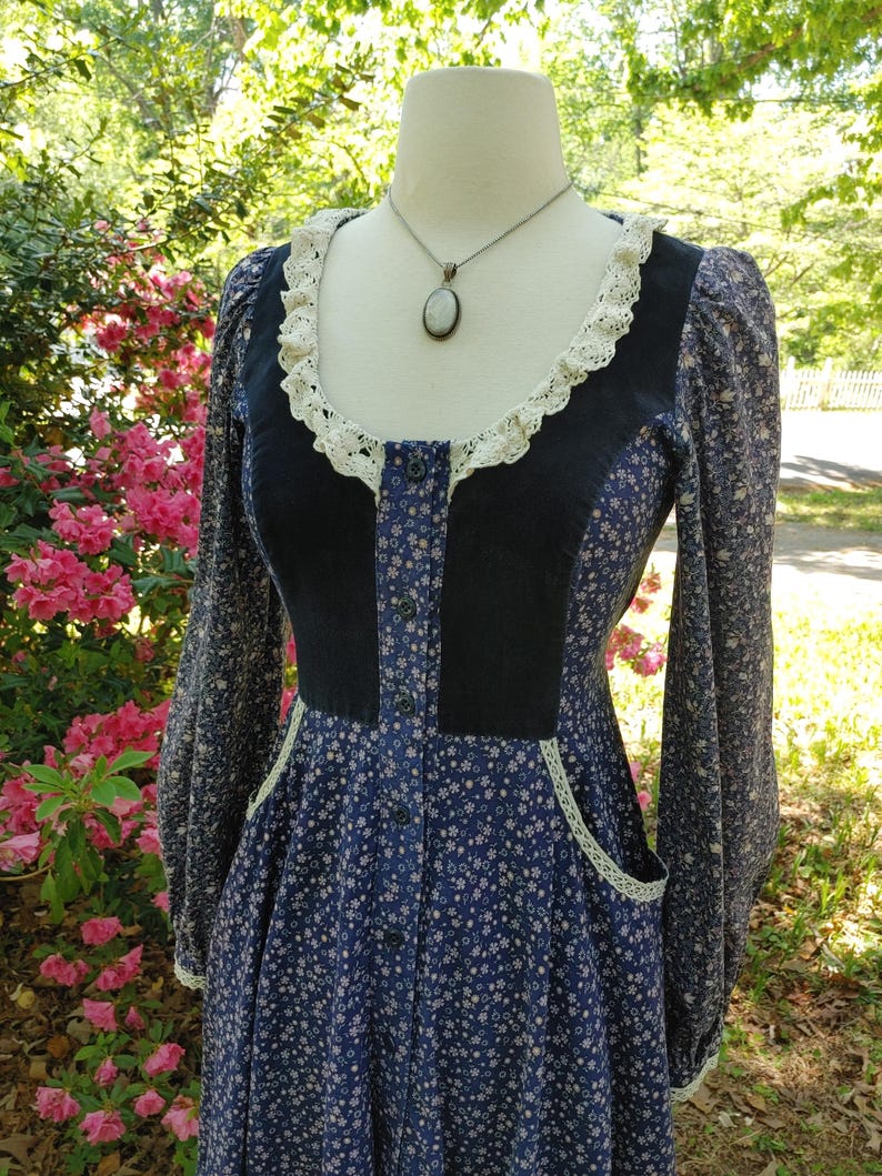 1970s Gunne Sax Blue Floral Cotton Prairie Midi Dress READ 70s Vintage ...