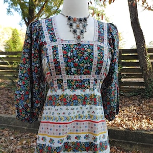 1970s Vintage Wildflower Cotton Prairie Maxi Dress gunne sax STYLE calico hippie cottagecore 70s balloon sleeve autumnal fall floral