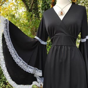 1970s Gothic Angel Sleeve Maxi Prairie Dress Montgomery Ward whimsigoth 70s vtg volup halloween hippie witchy fairycore goblincore gunne sax