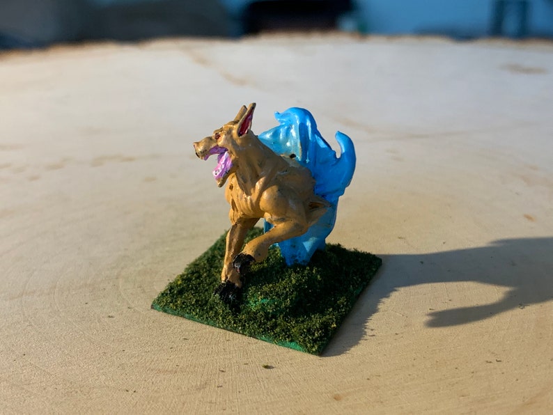 Blink Dog Hand Painted Dungeons /& Dragons Miniature