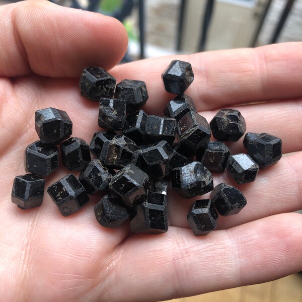 Adorable black, lustrous garnets from Mali in sets of 2 (medium size)