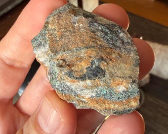 Ore specimen: Calcite vein with disseminated copper minerals from Michigan