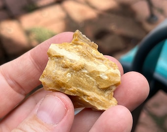 Neat specimen of opal with waxy luster and conchoidal fracture from Arizona