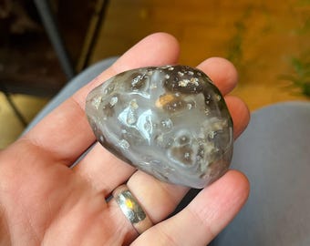 Brazilian enhydro agate with water actively sloshing inside!