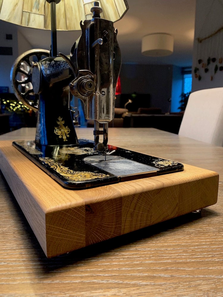 VINZZ Design - Máquina de coser Singer hecha lámpara. Con