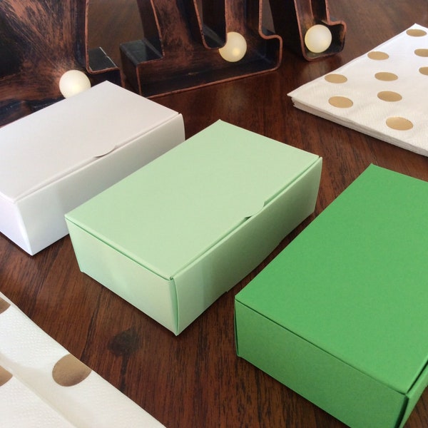 30 Luxury Party Single Slice Cake Boxes - Grand size: 105mm x 65mm x 35mm - Elegant design, Lots of colours to choose from!!!!