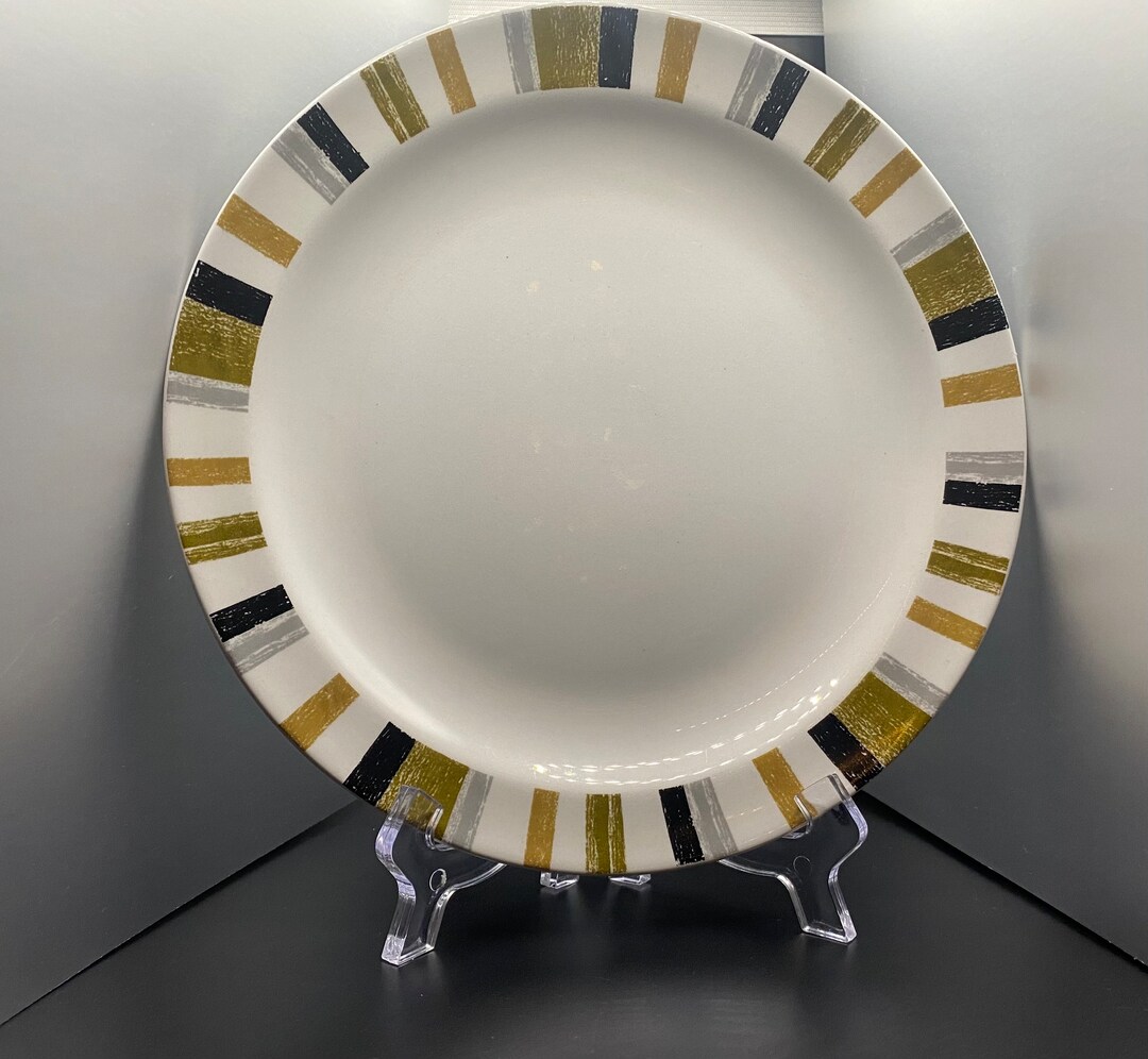 Vintage Midwinter Queensberry Pattern Plates 1970 Vintage Tableware Etsy