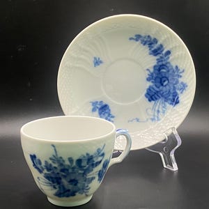 Royal Copenhagen Blå Blomst Blue Flower Curved and Braided: 1 cup  saucer 1549. Hand painted. Perfect condition. FIRST QUALITY