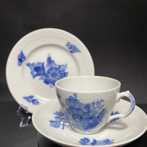 Royal Copenhagen Blue flower/Blå Blomst Coffee cup with saucer and sideplate, 1 sort, made in Denmark