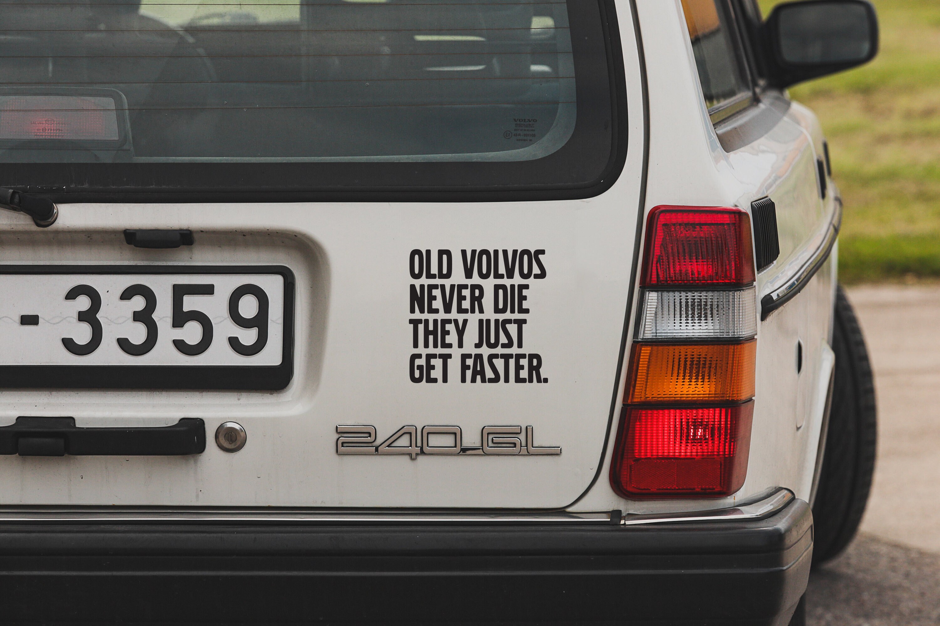 Aufkleber für Volvo, Volvo Autoaufkleber, alte Volvos Never Die Aufkleber, volvo  Autoaufkleber, Vinylaufkleber, Autoaufkleber, neue Aufkleber Heckscheibe -  .de