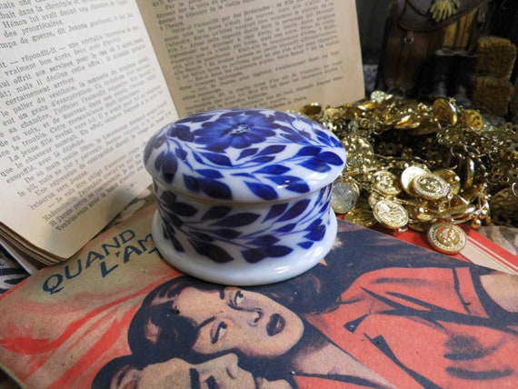 Vintage Dutch Pretty Blue And White Trinket Box Ceramic Etsy