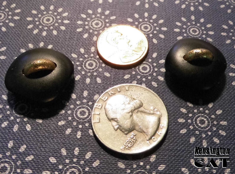 2 Gorgeous 1960s interesting 2 part buttons 0.75 Black and Gold; Small Round;  Vintage Fashion Haberdashery; Upcycling craft coat clothes