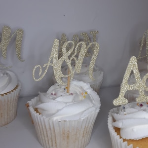 Toppers per cupcake con iniziali personalizzate ***Spedizione gratuita nel Regno Unito***