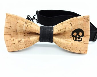 Adult - Natural cork bow tie with skull pattern