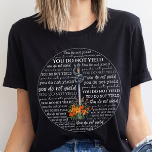 Sword You Do Not Yield Sweatshirt, OFFICIALLY LICENSED Sarah J Maas Merch, Throne of Glass Sweatshirt