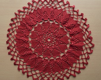 Tapete de ganchillo rojo hecho a mano: mantel individual de encaje de algodón (27,5 cm)