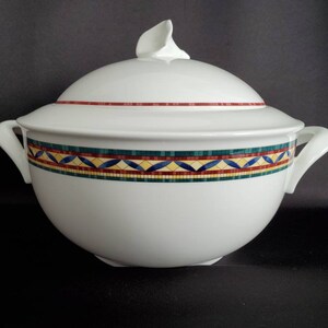Villeroy & Boch Pergamon Bone China Covered Vegetable Bowl - 9&quot; Serving Dish