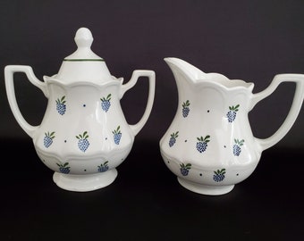 Berries/Johnson Brothers/England/Ironstone/Milk Jug/Footed Sugar Bowl & Creamer Set