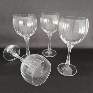 Set of 4/Mikasa/Melody/Crystal/Ribbed Bowl/Stemware/White Wine/8oz Wine Glasses, Set of 4