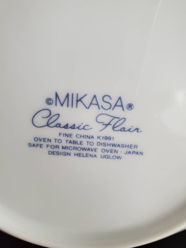 Mikasa Classic Flair White K1991 Round Vegetable Serving Bowl EXCELLENT 