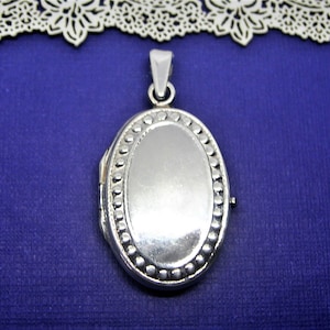 Sterling SILVER LOCKET PENDANT oval vintage