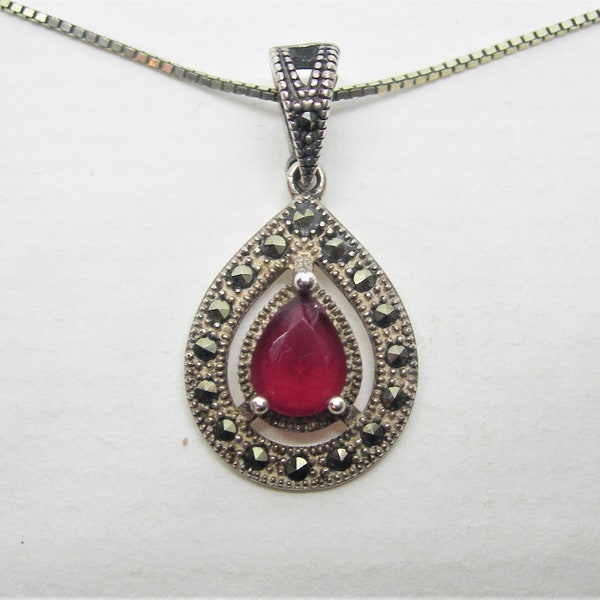 Sterling silver vintage pendant with marcasite