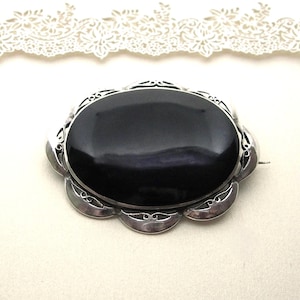 Large ANTIQUE SILVER BROOCH with black onyx vintage