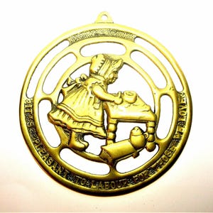 Vintage BRASS RELIEF A GIRL It&#39;s pleasant to labour for those we love