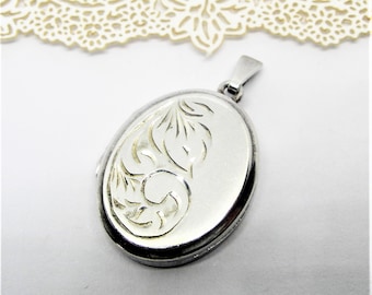 Sterling SILVER LOCKET PENDANT oval vintage