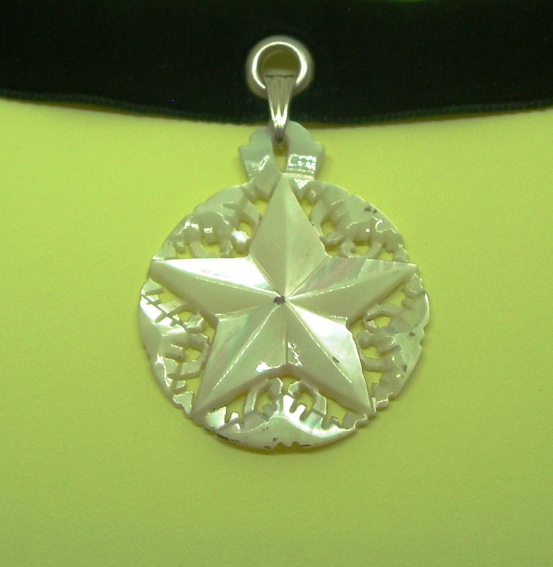 velvet choker a star Mother of pearl hand carved pendant genuine shell vintage