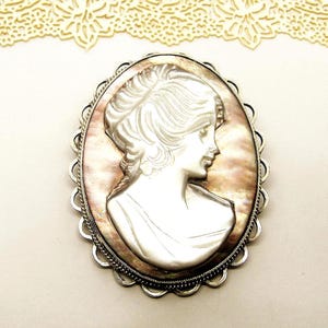 SILVER CAMEO BROOCH Pendant Hand carved Shell A Lady oval vintage