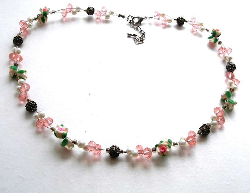 Roses necklace,hand made,pearls,vintage