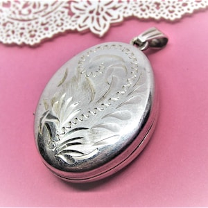 Sterling SILVER LOCKET PENDANT oval vintage