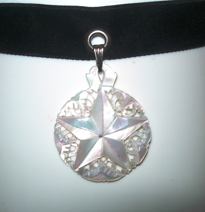 velvet choker a star Mother of pearl hand carved pendant genuine shell vintage