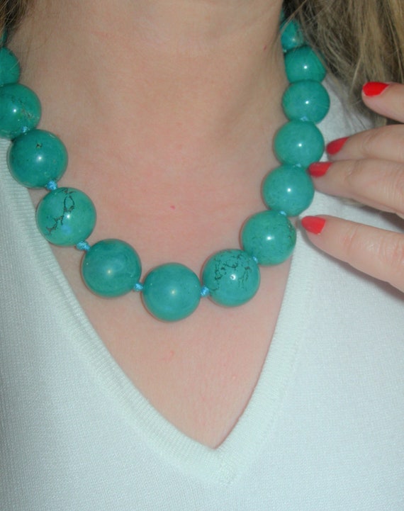 Chunky Turquoise necklace with large round beads - image 3