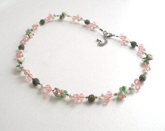 Roses, necklace,hand made,pearls,vintage