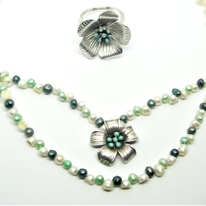 Freshwater genuine PEARL NECKLACE and RING white and green