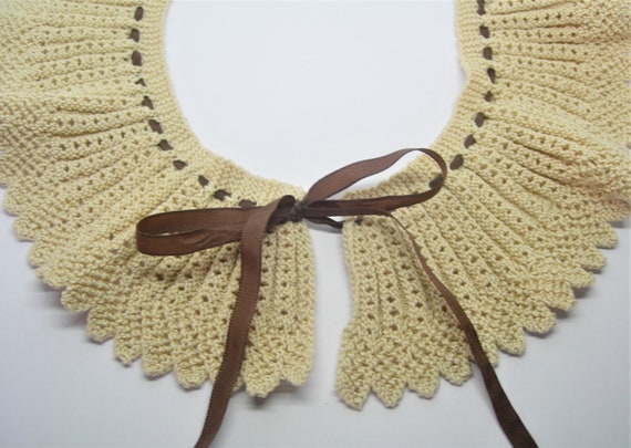 Crochet collar Peter Pan