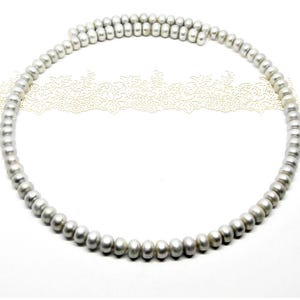 Grijze ZOETWATER PARELS CHOKER ketting spinner