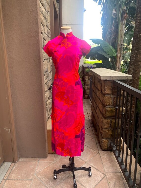 Vintage 1960's Cheongsam Dress